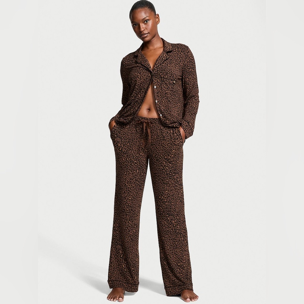 VICTORIA'S SECRET
Modal Long Pajama Set animal print size M NWT in packaging